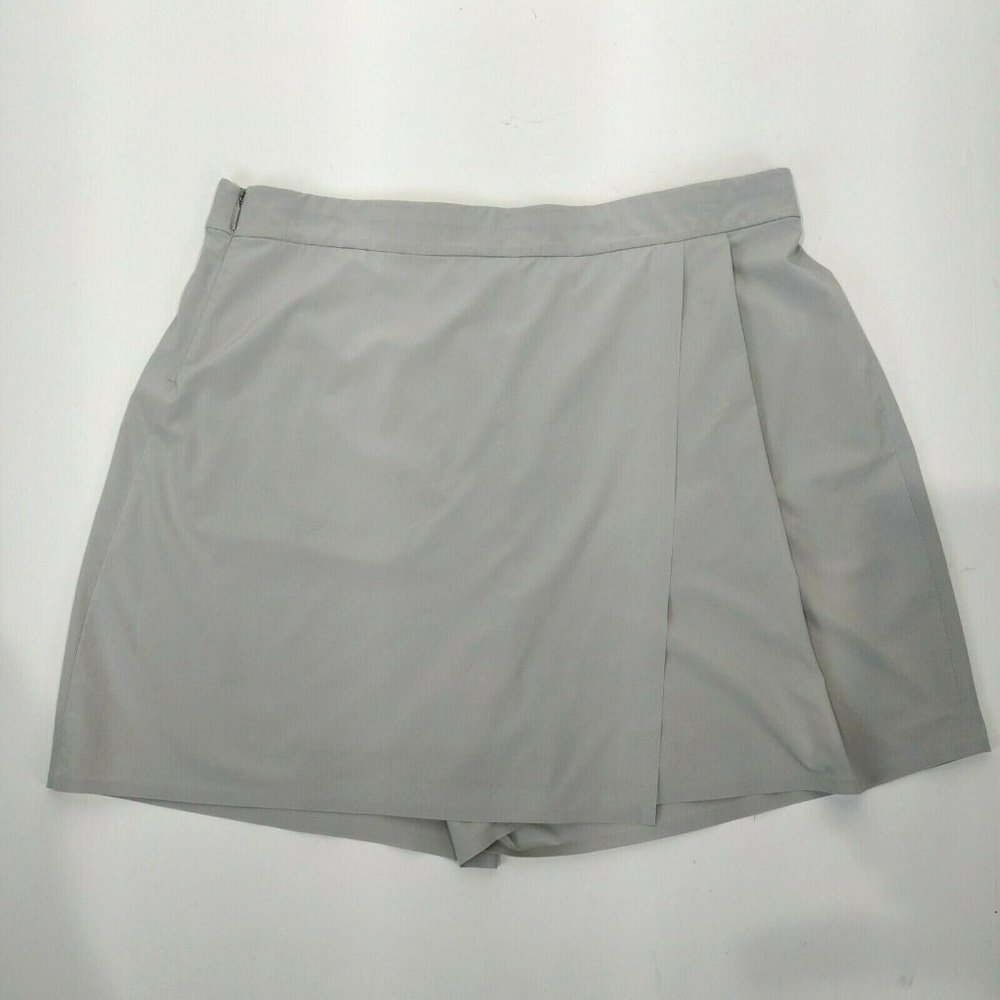 Athleta Size 14 Build In Shorts 2 in 1 Skort Pleated Elastic Waist Pocket Hiking